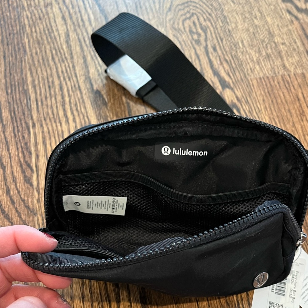 Lulu Everywhere belt bag black